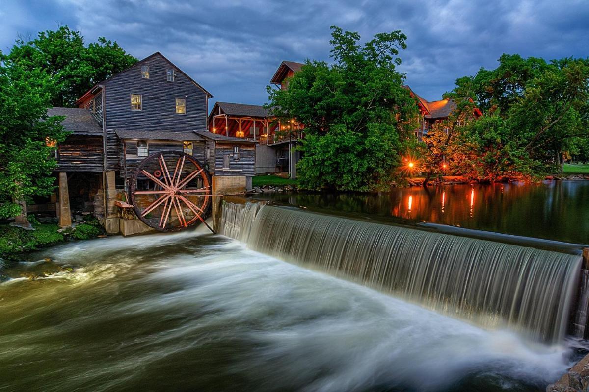 Papa Bear, Hot Tub, Wifi, 1089 Free Tickets Each Paid Day, Dollywood And More Sevierville Exterior foto