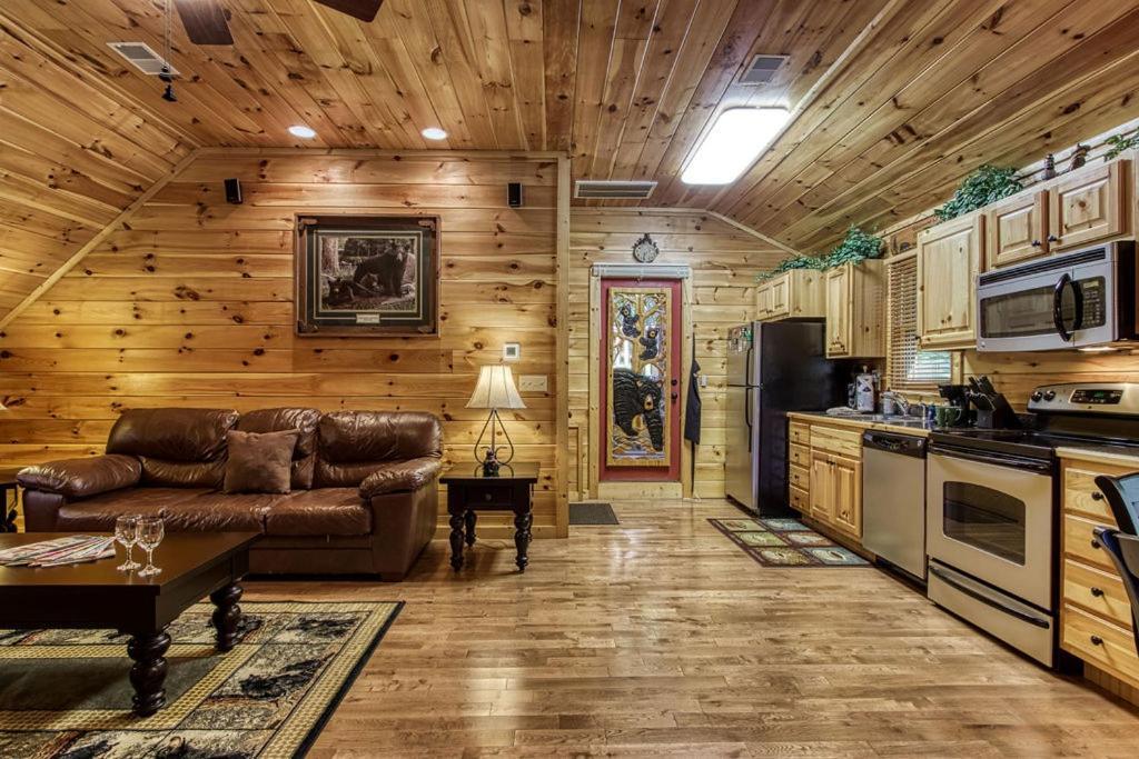 Papa Bear, Hot Tub, Wifi, 1089 Free Tickets Each Paid Day, Dollywood And More Sevierville Exterior foto